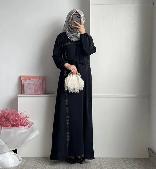 How Online Abaya Shops Are Redefining Modest Fashion